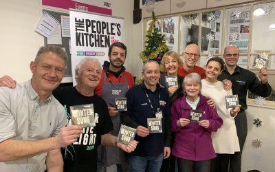 Clear White Light Shines on People’s Kitchen